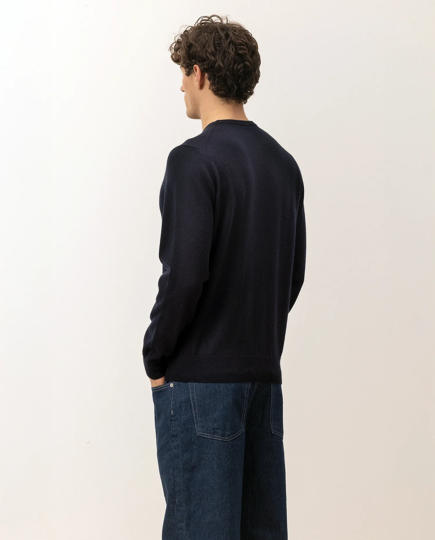 Rundhals Pullover aus Cashmere in Navy - Image 4